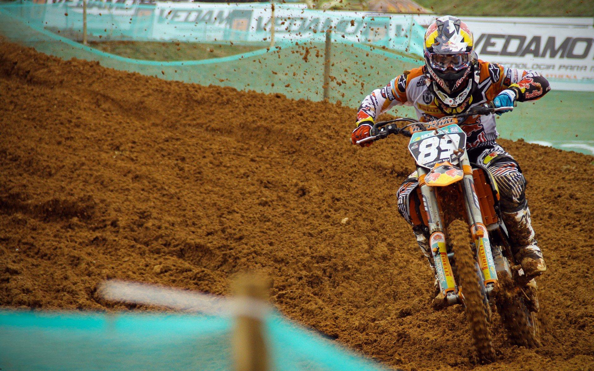 新搭档化学反应引爆期待!亚马尔训练场精妙助攻拉什福德,社媒互动暗示战术新篇章